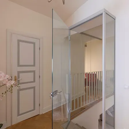 Housing 2 Bdr 2 Bathroom With Sauna At Carl Engel Luxury House