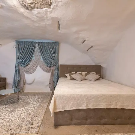 Appartement Housing 2 Bdr 2 Bathroom With Sauna At Carl Engel Luxury House