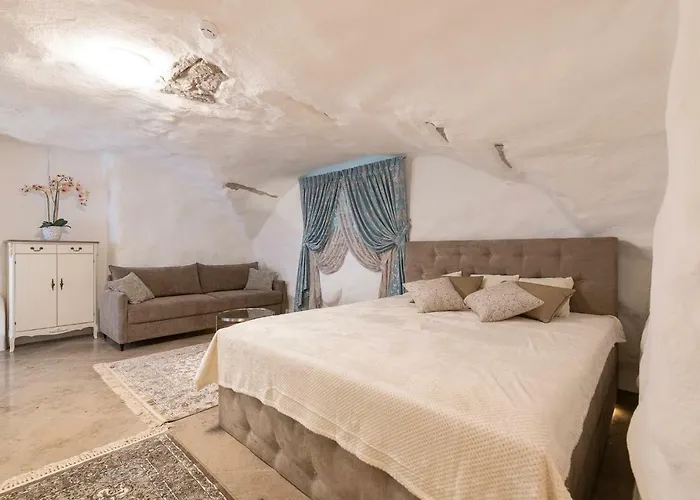 Διαμέρισμα Housing 2 Bdr 2 Bathroom With Sauna At Carl Engel Luxury House