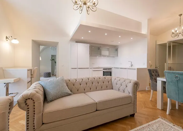 Housing 2 Bdr 2 Bathroom With Sauna At Carl Engel Luxury House