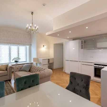 Housing 2 Bdr 2 Bathroom With Sauna At Carl Engel Luxury House