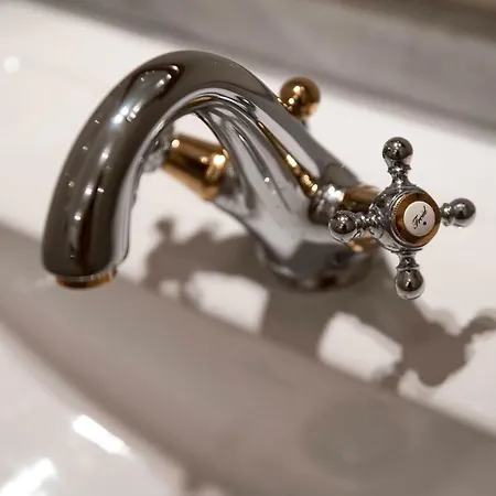 Housing 2 Bdr 2 Bathroom With Sauna At Carl Engel Luxury House *